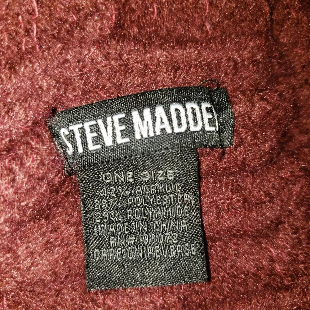 STEVE MADDEN Burgundy Acrylic Winter Hat One Size
